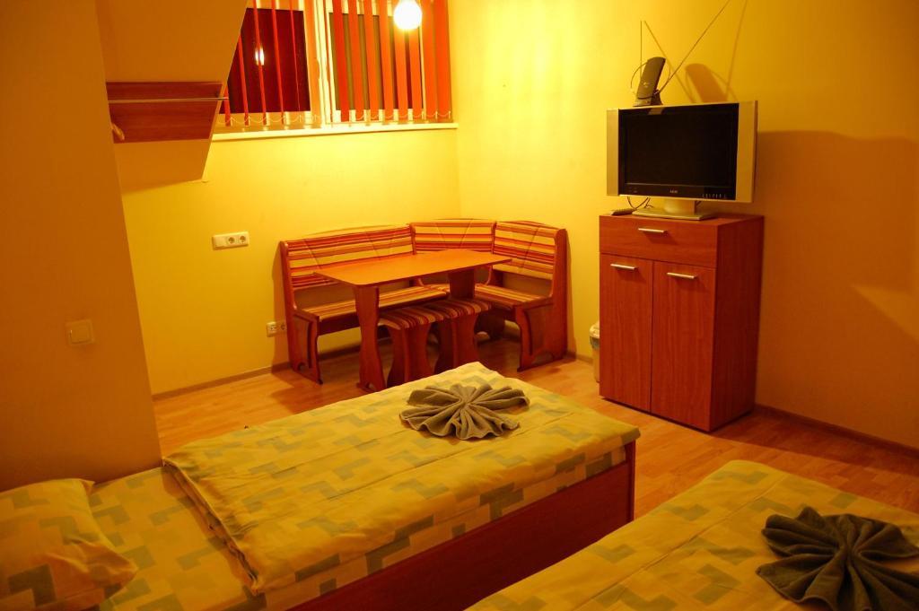 Sveciu Namai Minge Hotel Priekule Bilik gambar