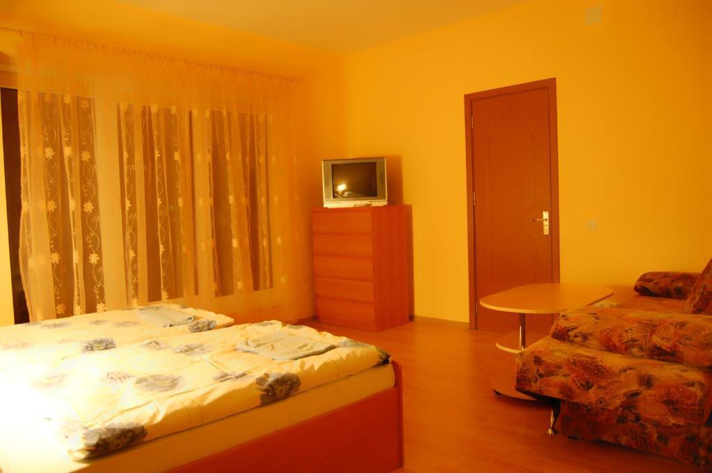 Sveciu Namai Minge Hotel Priekule Bilik gambar