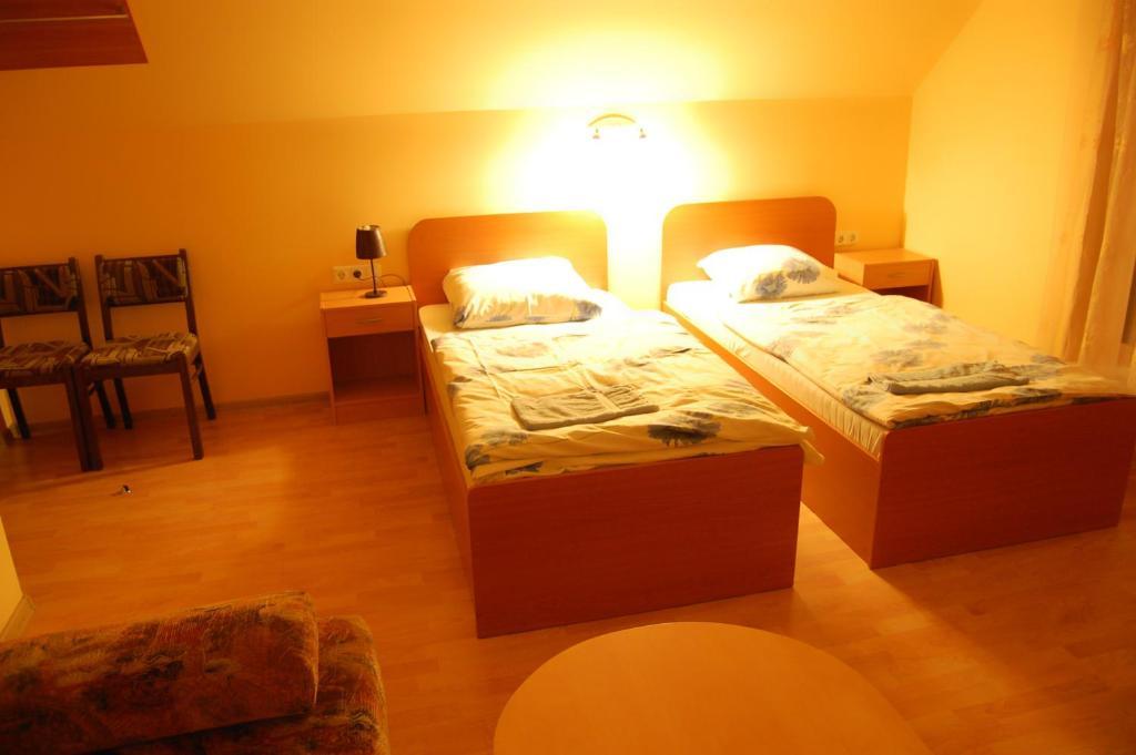 Sveciu Namai Minge Hotel Priekule Bilik gambar