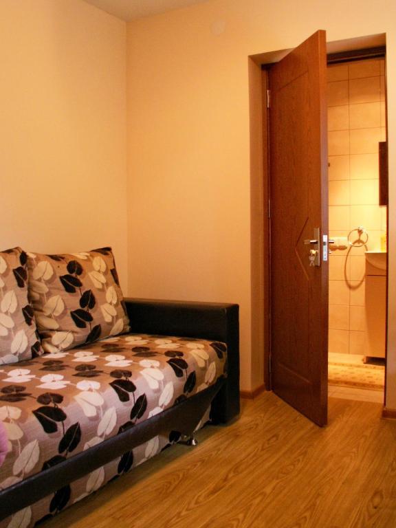 Sveciu Namai Minge Hotel Priekule Bilik gambar